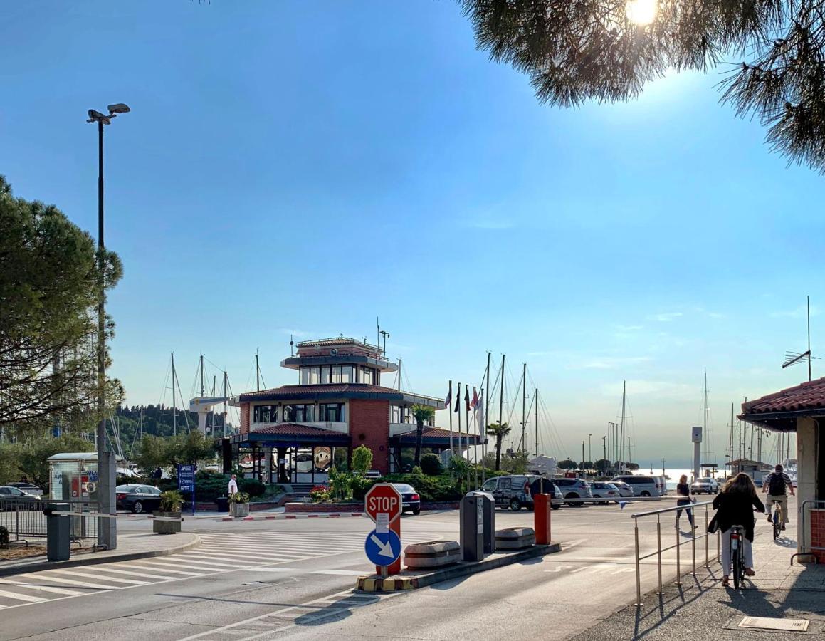 Bonita Houseboat Apartment Portorose エクステリア 写真